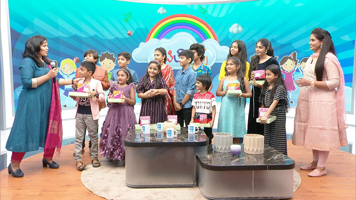 Children_26_23039_3Bs_20Day_20Special_20_20Sakshi_20Little_20Stars_20at_20Sakshi_20Tv_16_0.jpg 15