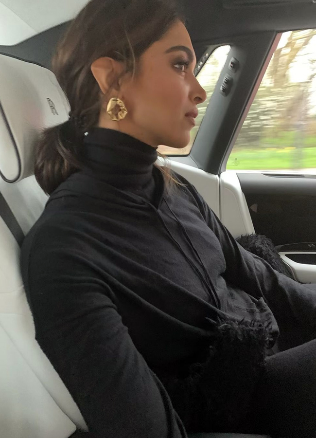 Deepika_20padukone11.jpg 12
