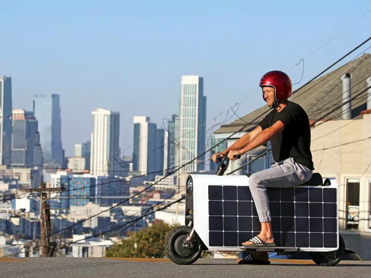 Lightfoot_20Solar_20Powered_20Scooter1.jpg 2