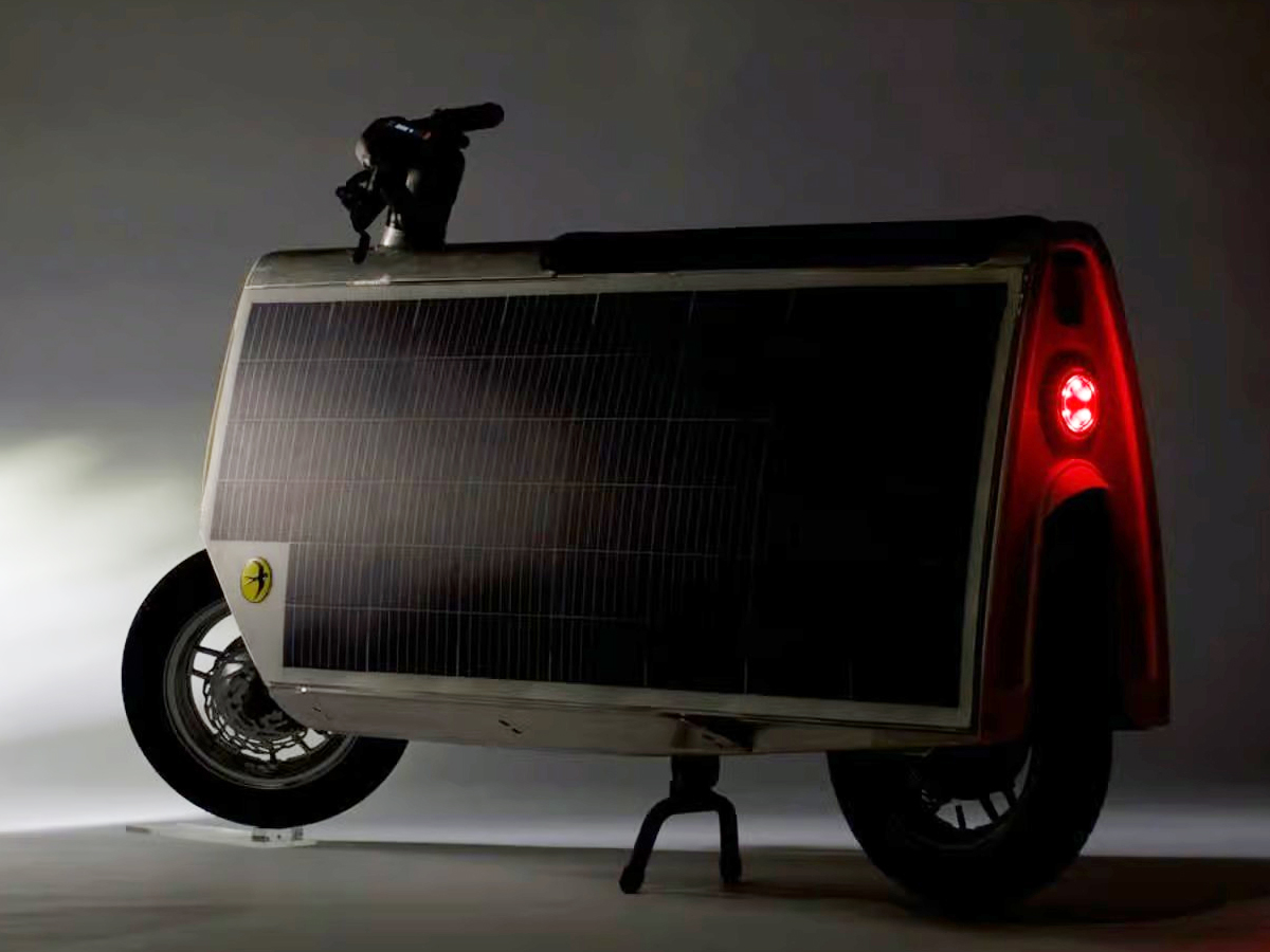 Lightfoot_20Solar_20Powered_20Scooter2.jpg 3