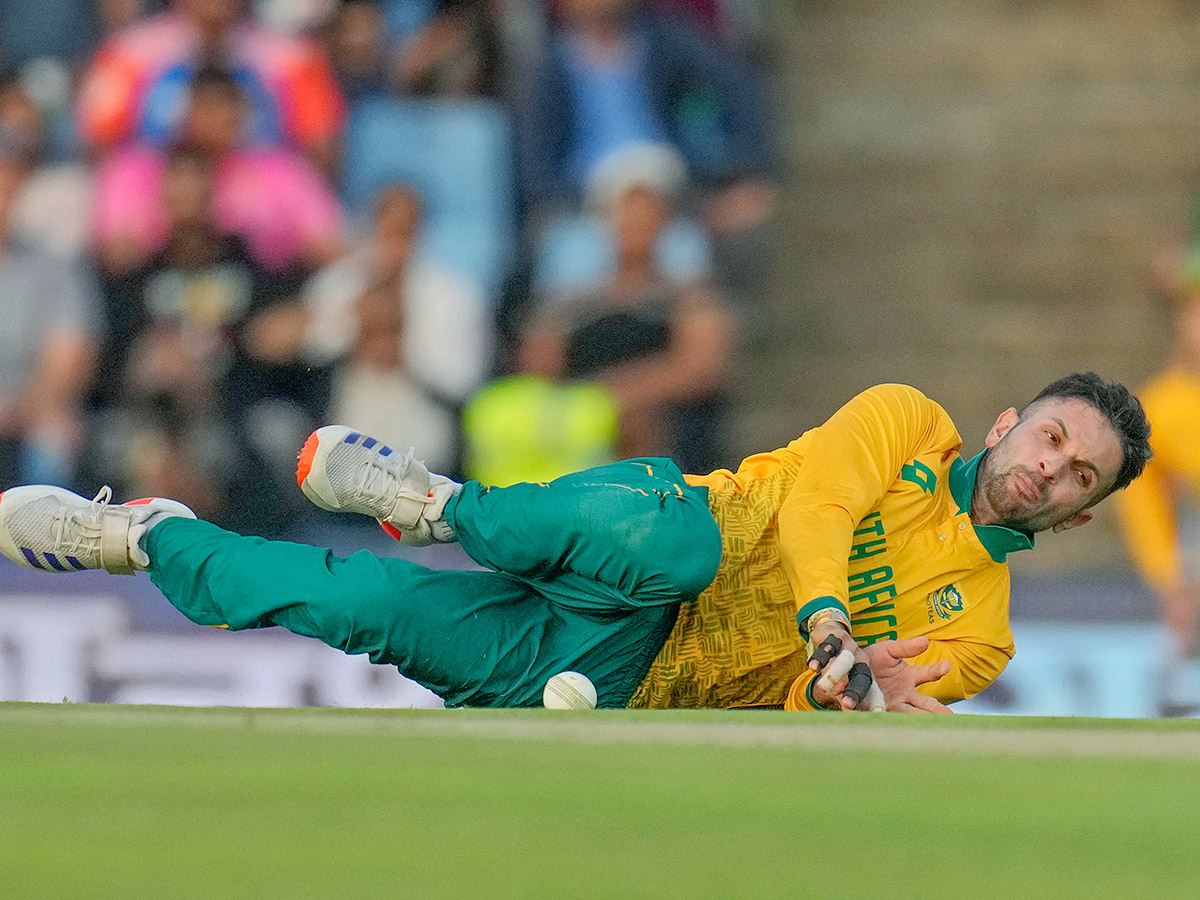 Third_20T20_20International_20cricket_20match_20between_20South_20Africa_20and_20India__20_2812_29.jpg 12