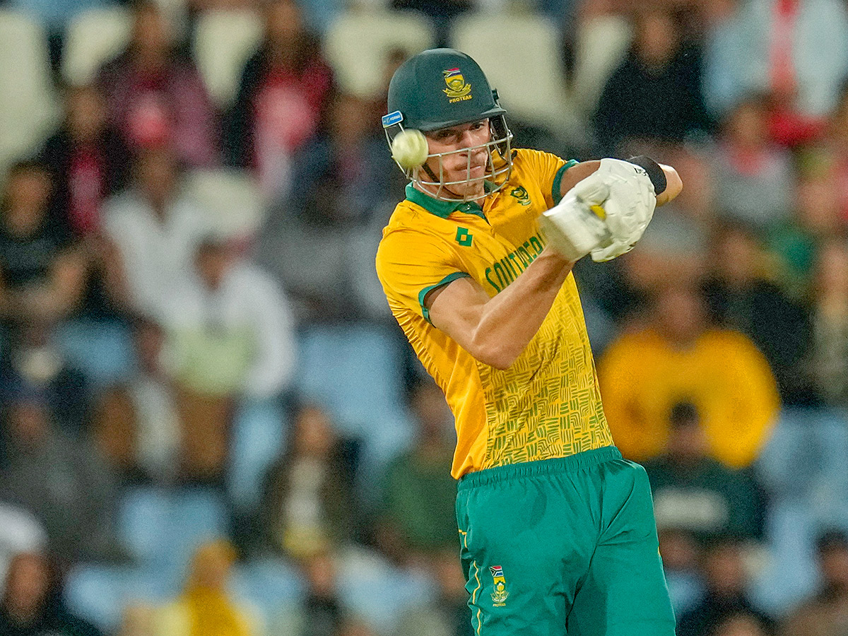 Third_20T20_20International_20cricket_20match_20between_20South_20Africa_20and_20India__20_2822_29.jpg 22