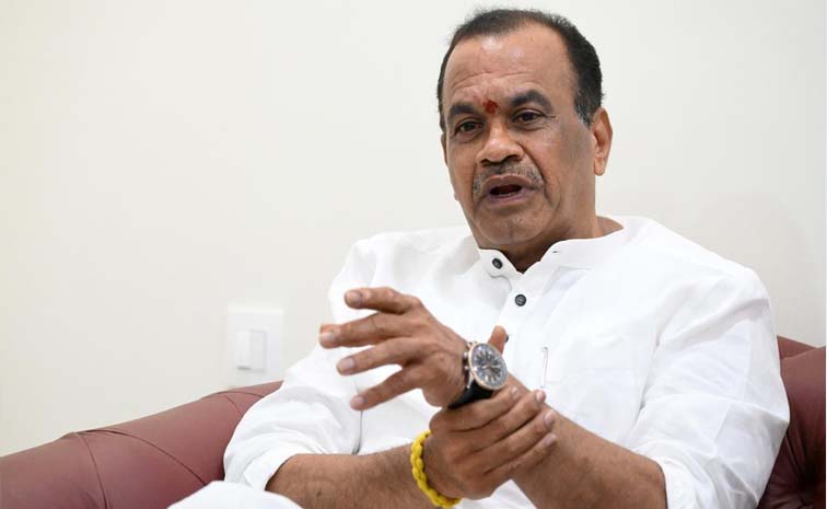 komatireddy_20venkat_20reddy_20and_20ktr.jpg