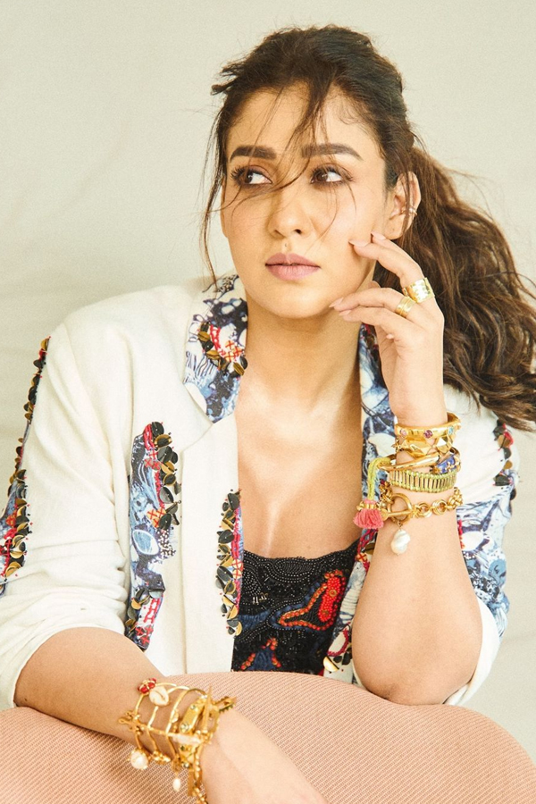 Nayanthara-3.jpg 4