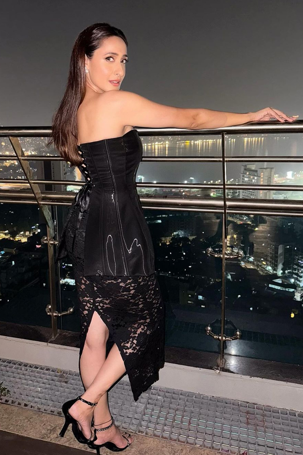 Pragya-Jaiswal-6.jpg 7