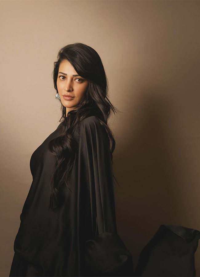 actress_20shruti_20haasan_20hd_20images__20_2813_29.jpg 13