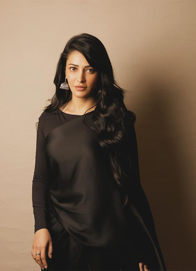 actress_20shruti_20haasan_20hd_20images__20_2814_29.jpg 14
