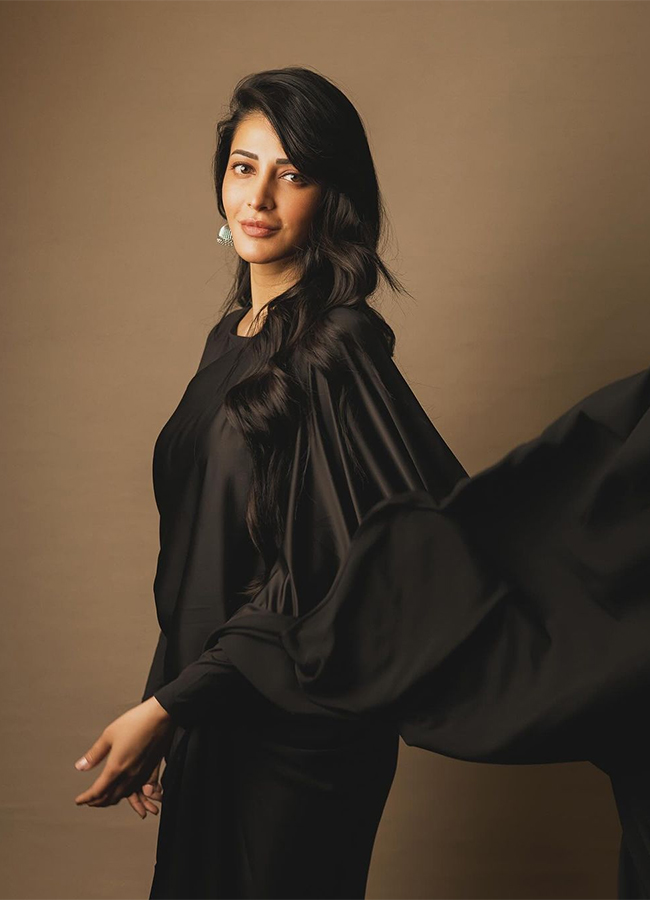actress_20shruti_20haasan_20hd_20images__20_2815_29.jpg 15