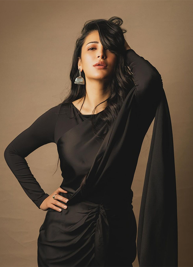 actress_20shruti_20haasan_20hd_20images__20_2816_29.jpg 16