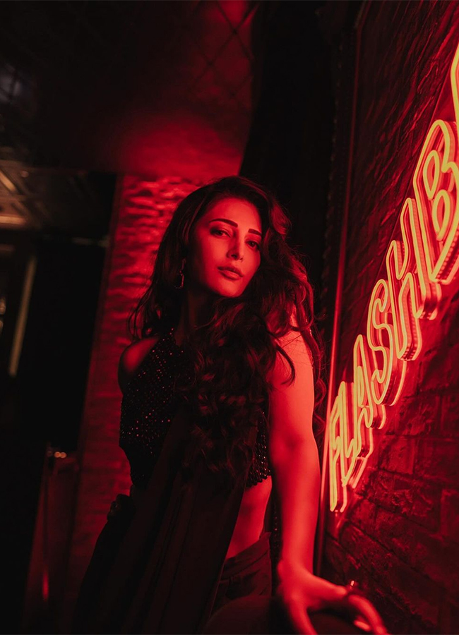 actress_20shruti_20haasan_20hd_20images__20_2819_29.jpg 19