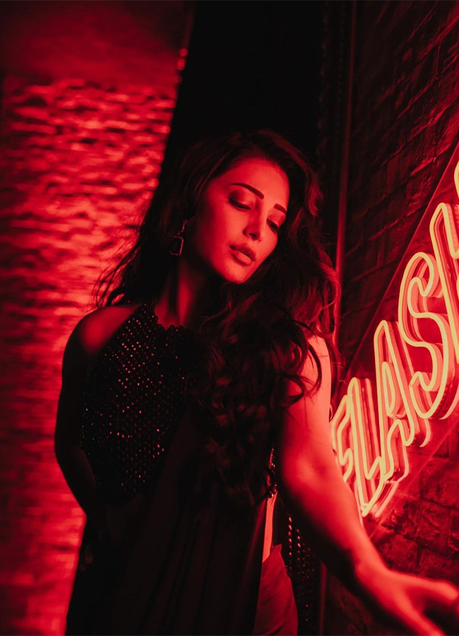 actress_20shruti_20haasan_20hd_20images__20_2822_29.jpg 22
