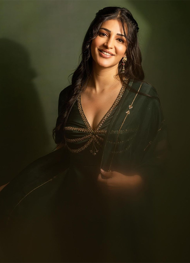 actress_20shruti_20haasan_20hd_20images__20_284_29.jpg 4