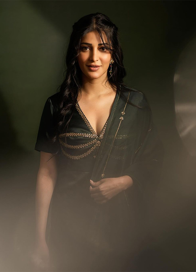 actress_20shruti_20haasan_20hd_20images__20_285_29.jpg 5