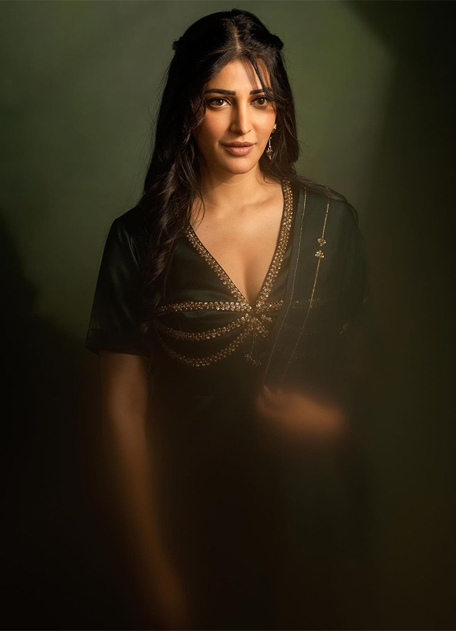 actress_20shruti_20haasan_20hd_20images__20_286_29.jpg 6