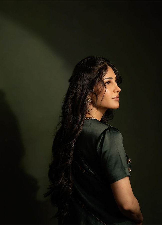 actress_20shruti_20haasan_20hd_20images__20_287_29.jpg 7