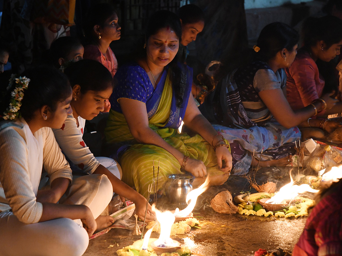 Karthika_20Pournami_20Celebrations_20At_20Hyderabad__20_2812_29.jpg 12