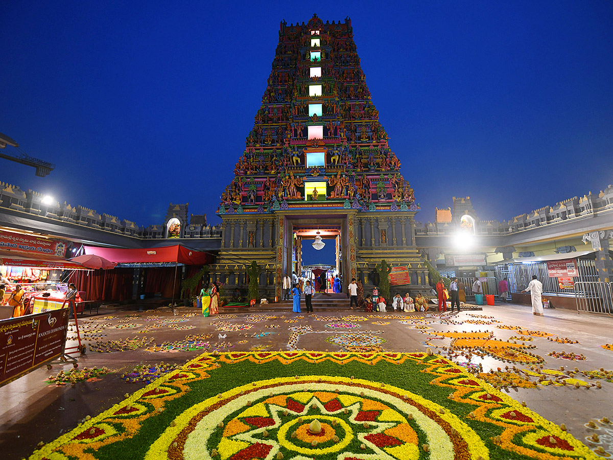 Koti_20Deepotsavam_20at_20Kanaka_20Durga_20temple_20in_20Vijayawada_22.jpg 21