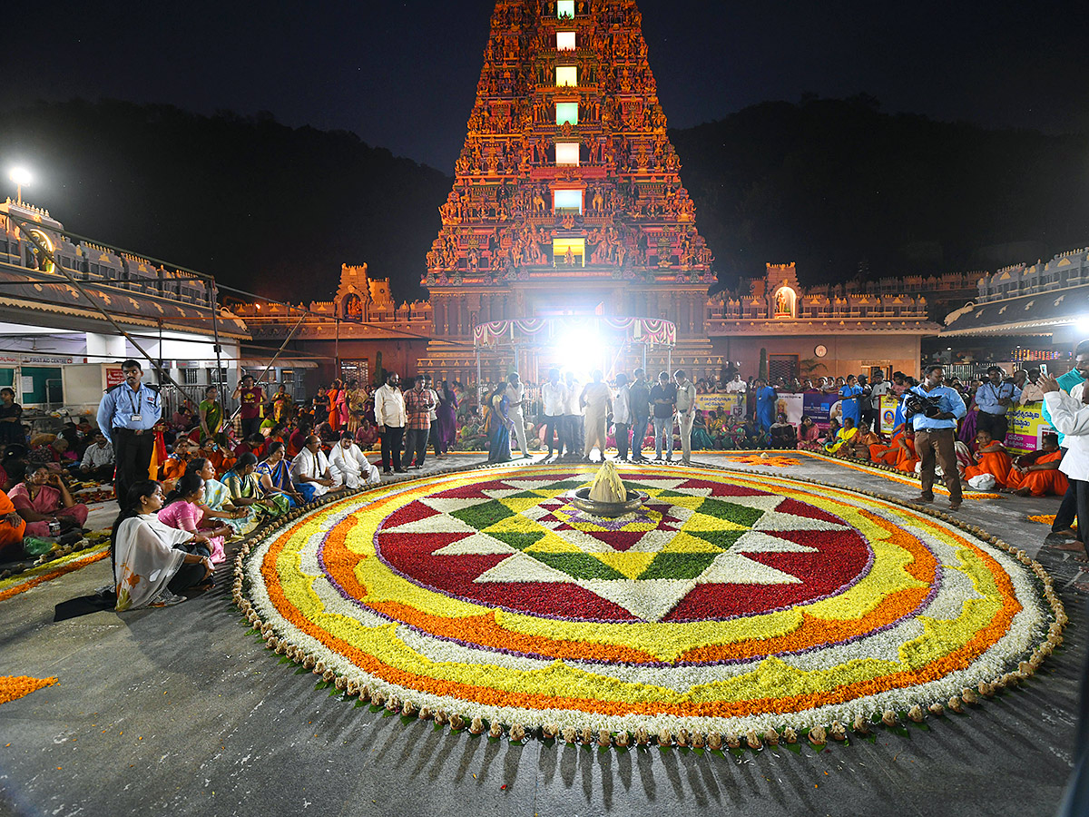 Koti_20Deepotsavam_20at_20Kanaka_20Durga_20temple_20in_20Vijayawada_23.jpg 22