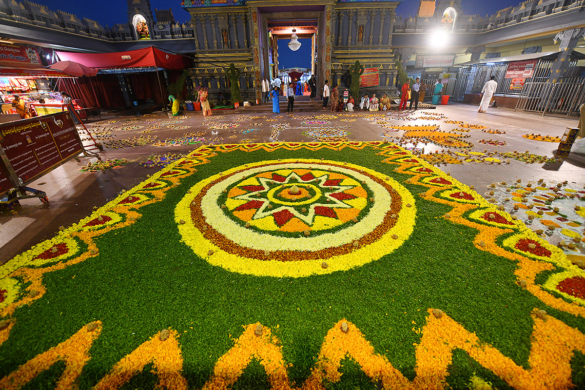 Koti_20Deepotsavam_20at_20Kanaka_20Durga_20temple_20in_20Vijayawada_5.jpg 5