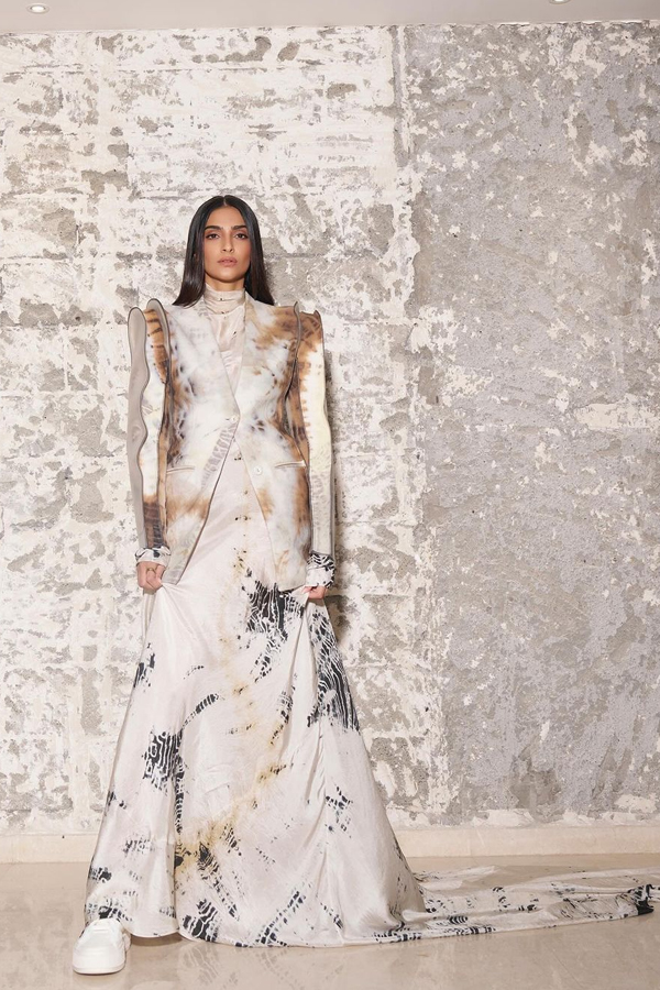 Sonam-Kapoor-2.jpg 3