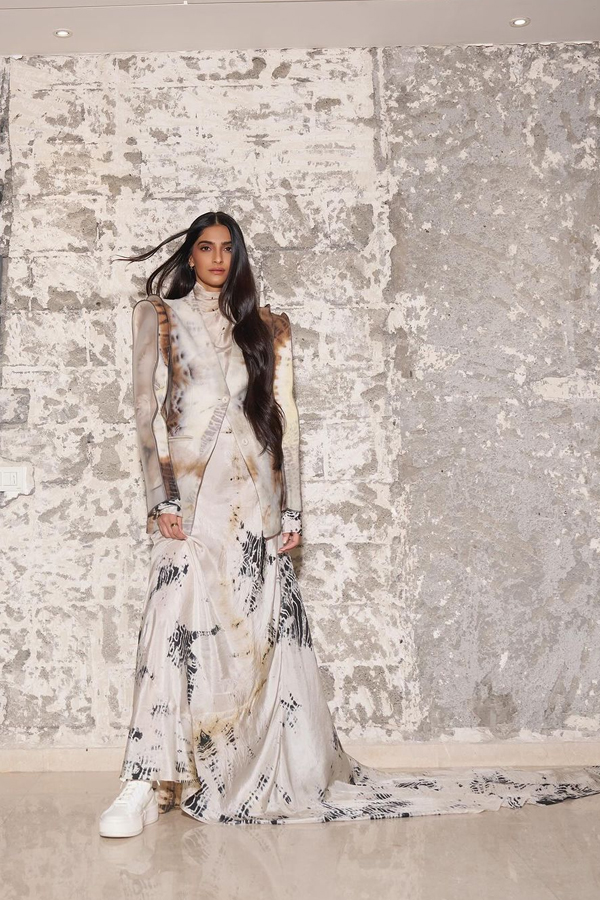 Sonam-Kapoor-9.jpg 10