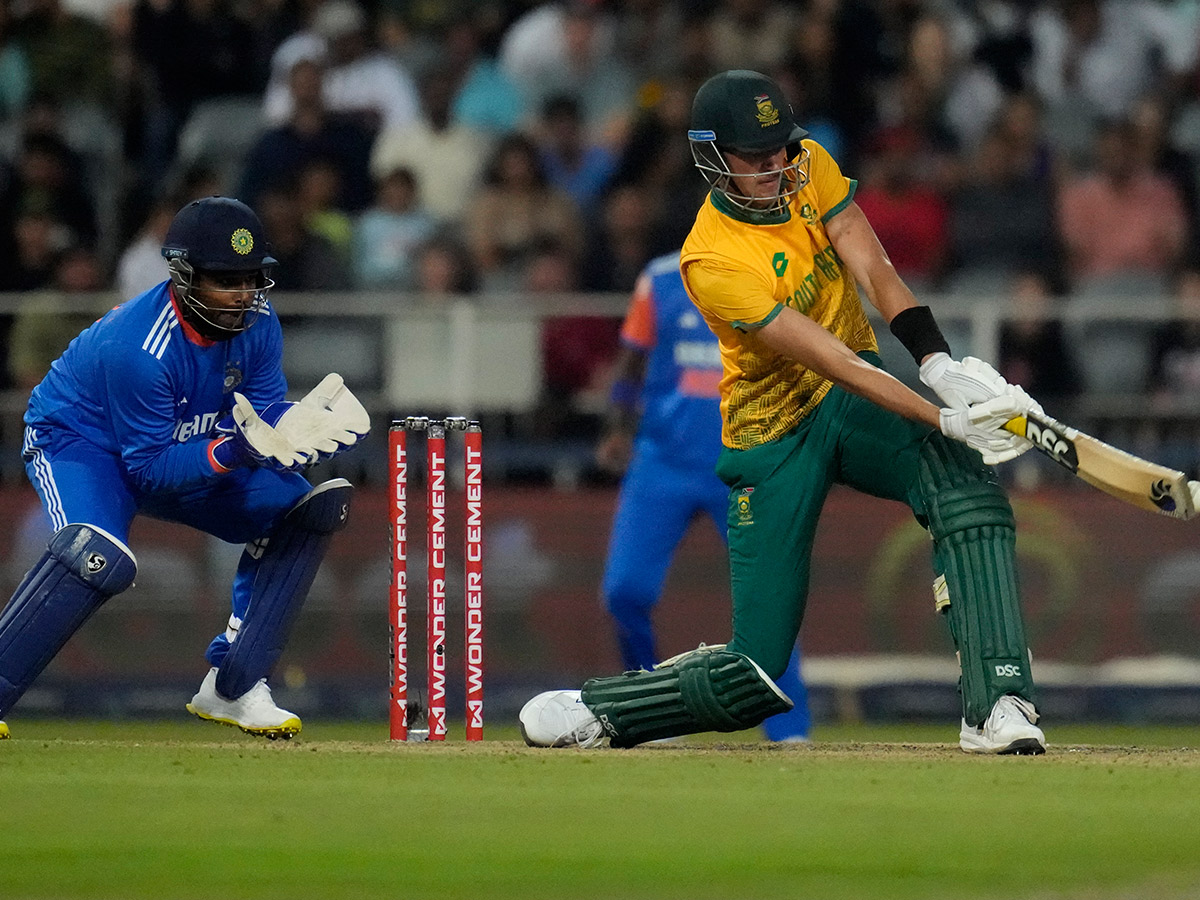_20winners_20trophy_20after_20their_20win_20against_20South_20Africa_20in_20the_20fourth_20T20_20cricket_20__20_2818_29.jpg 18