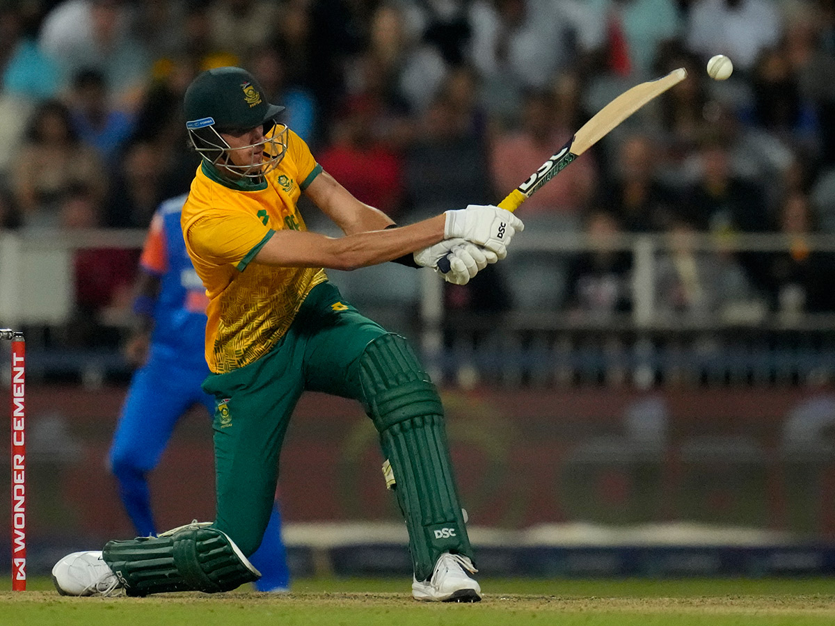 _20winners_20trophy_20after_20their_20win_20against_20South_20Africa_20in_20the_20fourth_20T20_20cricket_20__20_2819_29.jpg 19