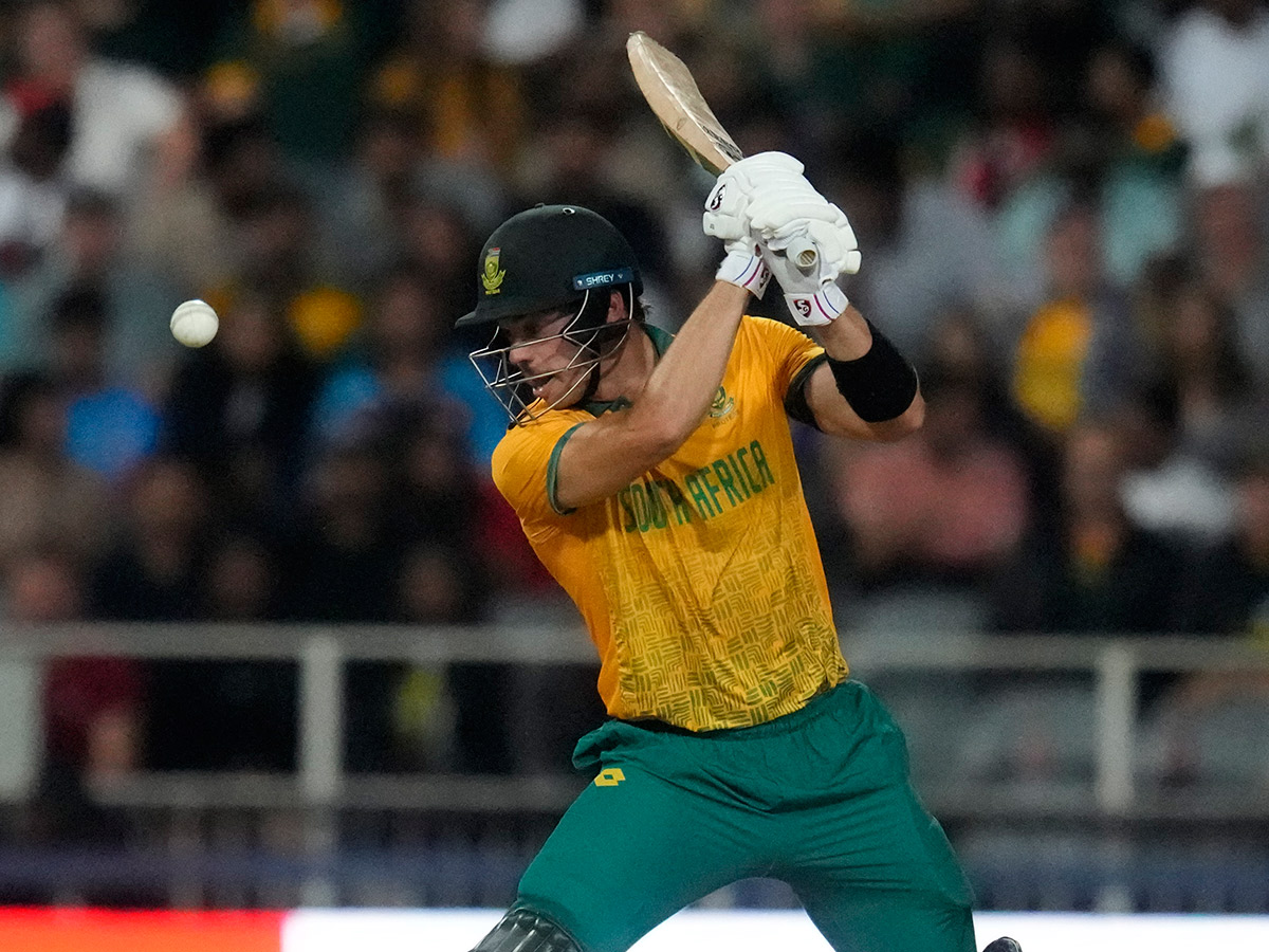 _20winners_20trophy_20after_20their_20win_20against_20South_20Africa_20in_20the_20fourth_20T20_20cricket_20__20_2821_29.jpg 21