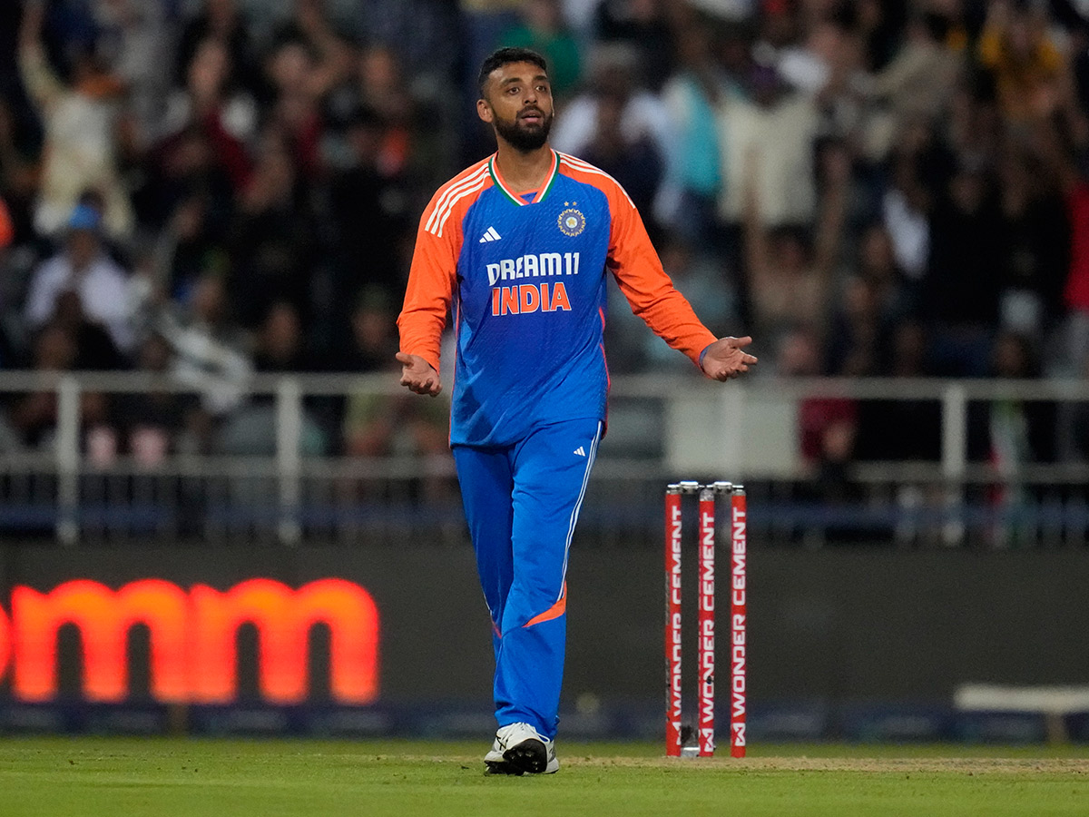 _20winners_20trophy_20after_20their_20win_20against_20South_20Africa_20in_20the_20fourth_20T20_20cricket_20__20_2824_29.jpg 24