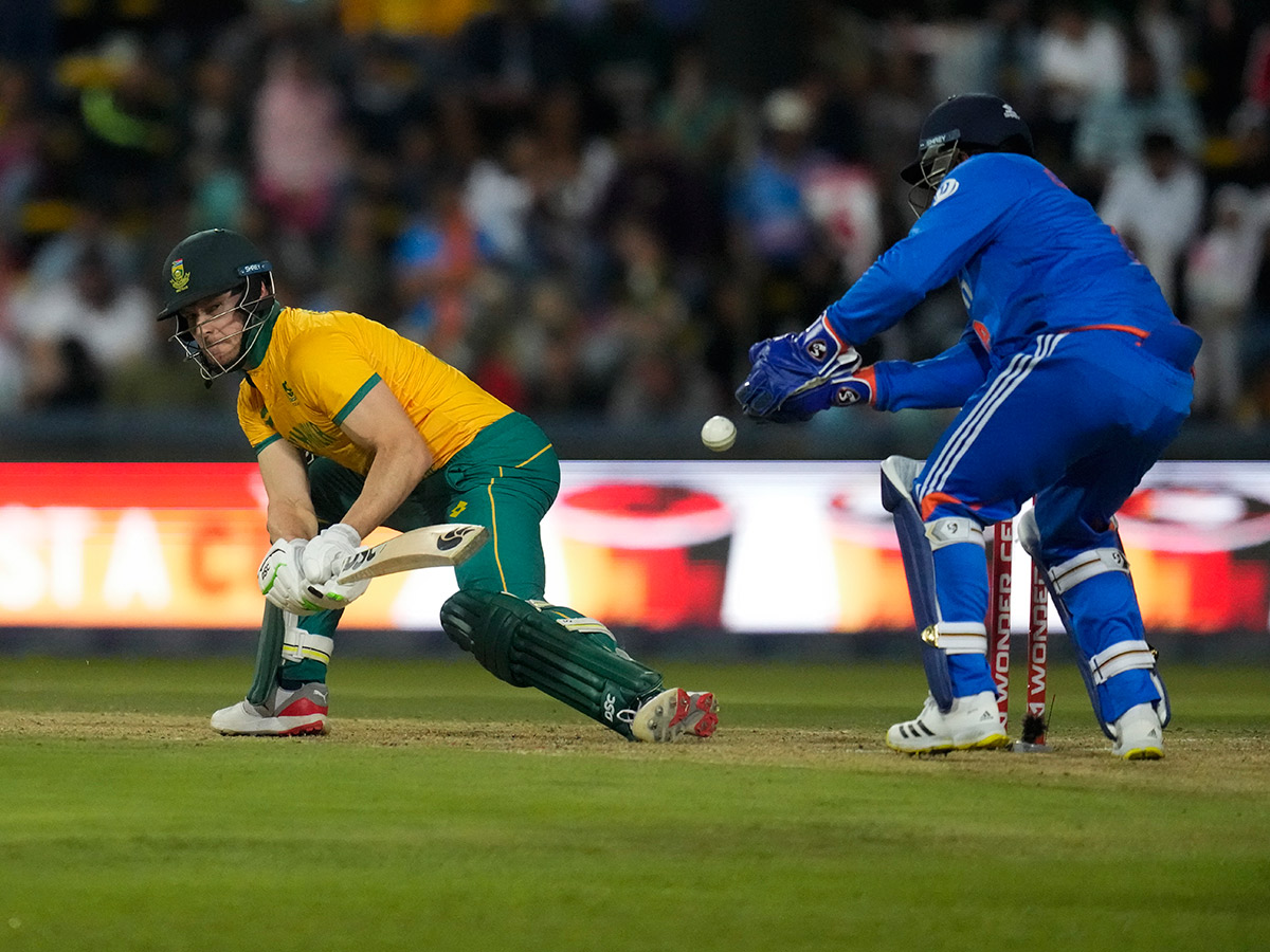 _20winners_20trophy_20after_20their_20win_20against_20South_20Africa_20in_20the_20fourth_20T20_20cricket_20__20_2825_29.jpg 25