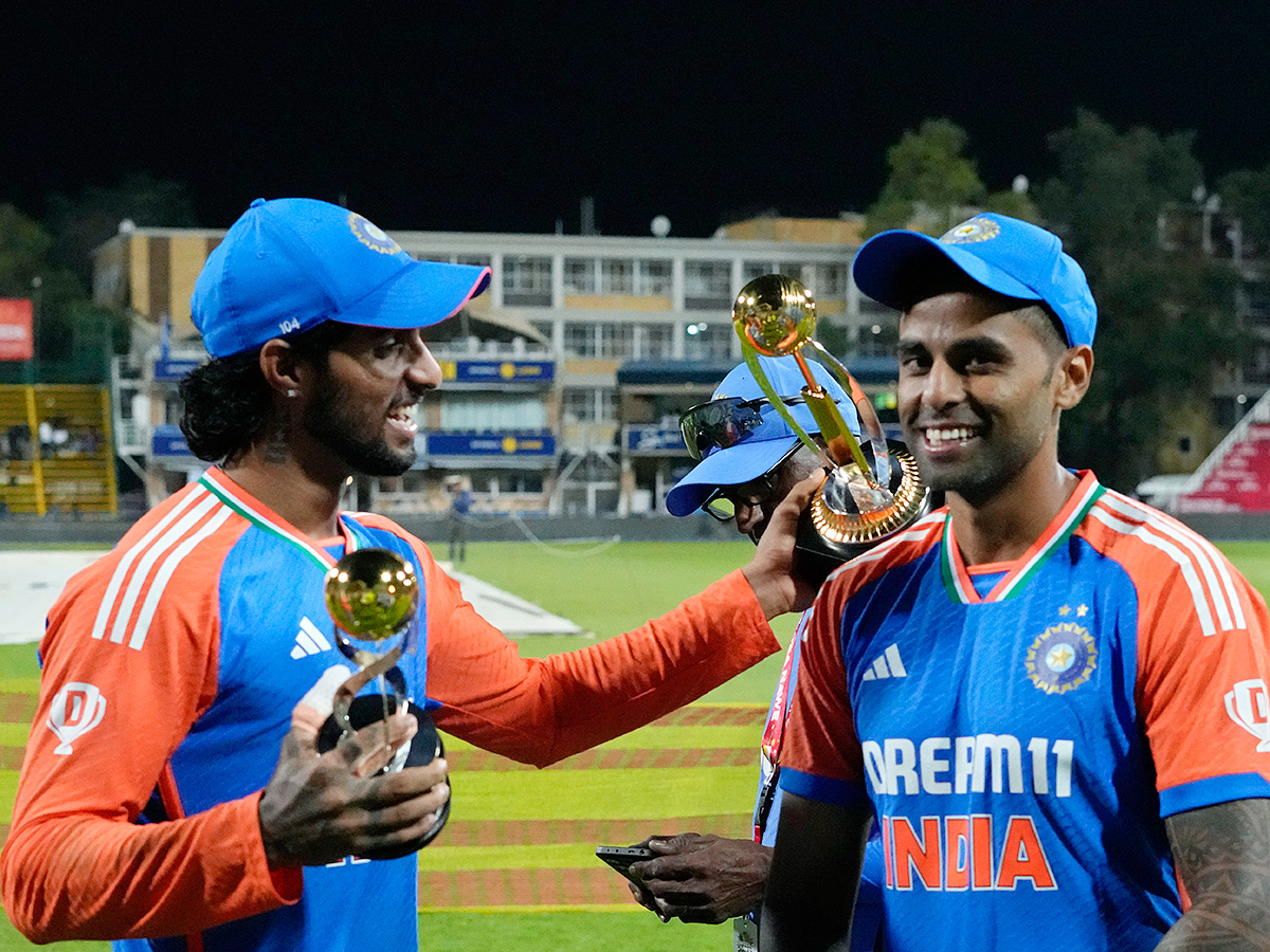 _20winners_20trophy_20after_20their_20win_20against_20South_20Africa_20in_20the_20fourth_20T20_20cricket_20__20_282_29.jpg 2