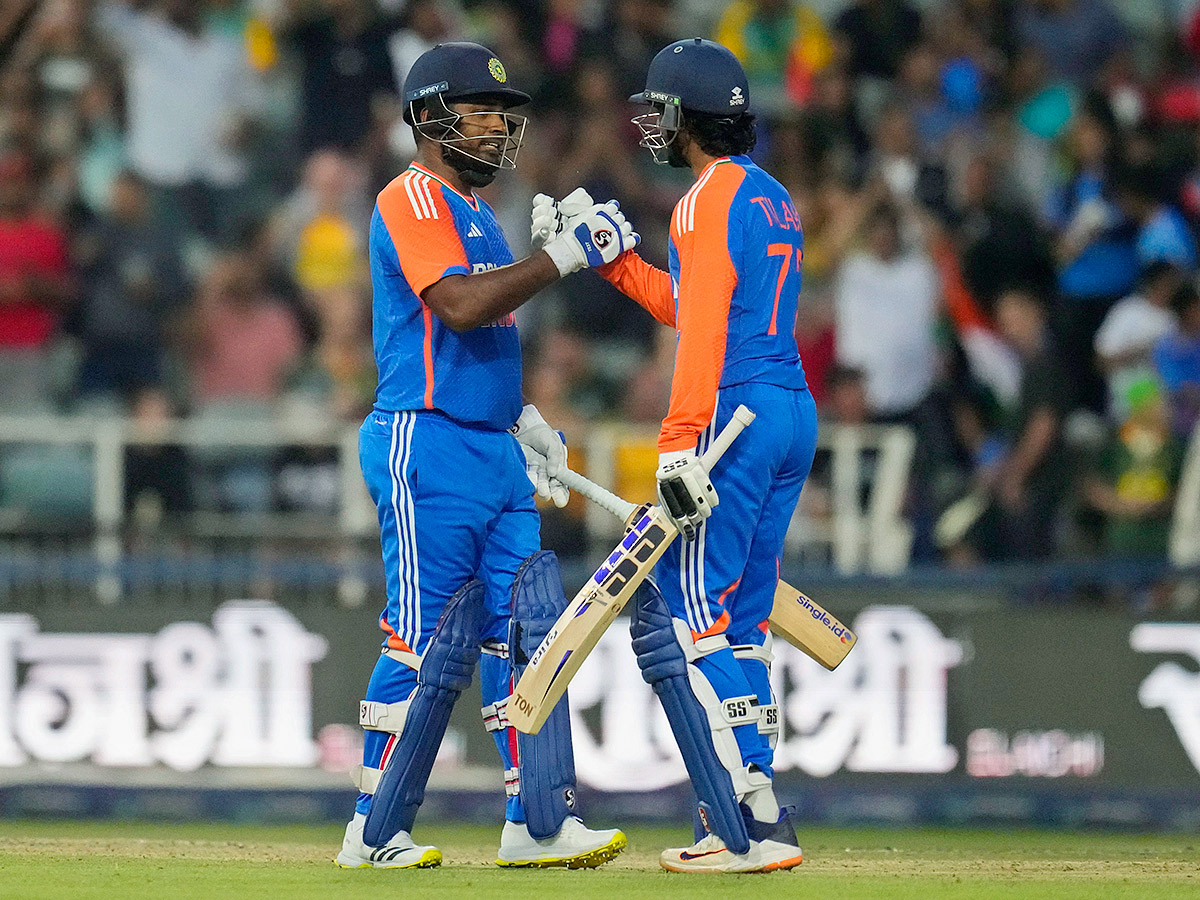 _20winners_20trophy_20after_20their_20win_20against_20South_20Africa_20in_20the_20fourth_20T20_20cricket_20__20_2830_29.jpg 30