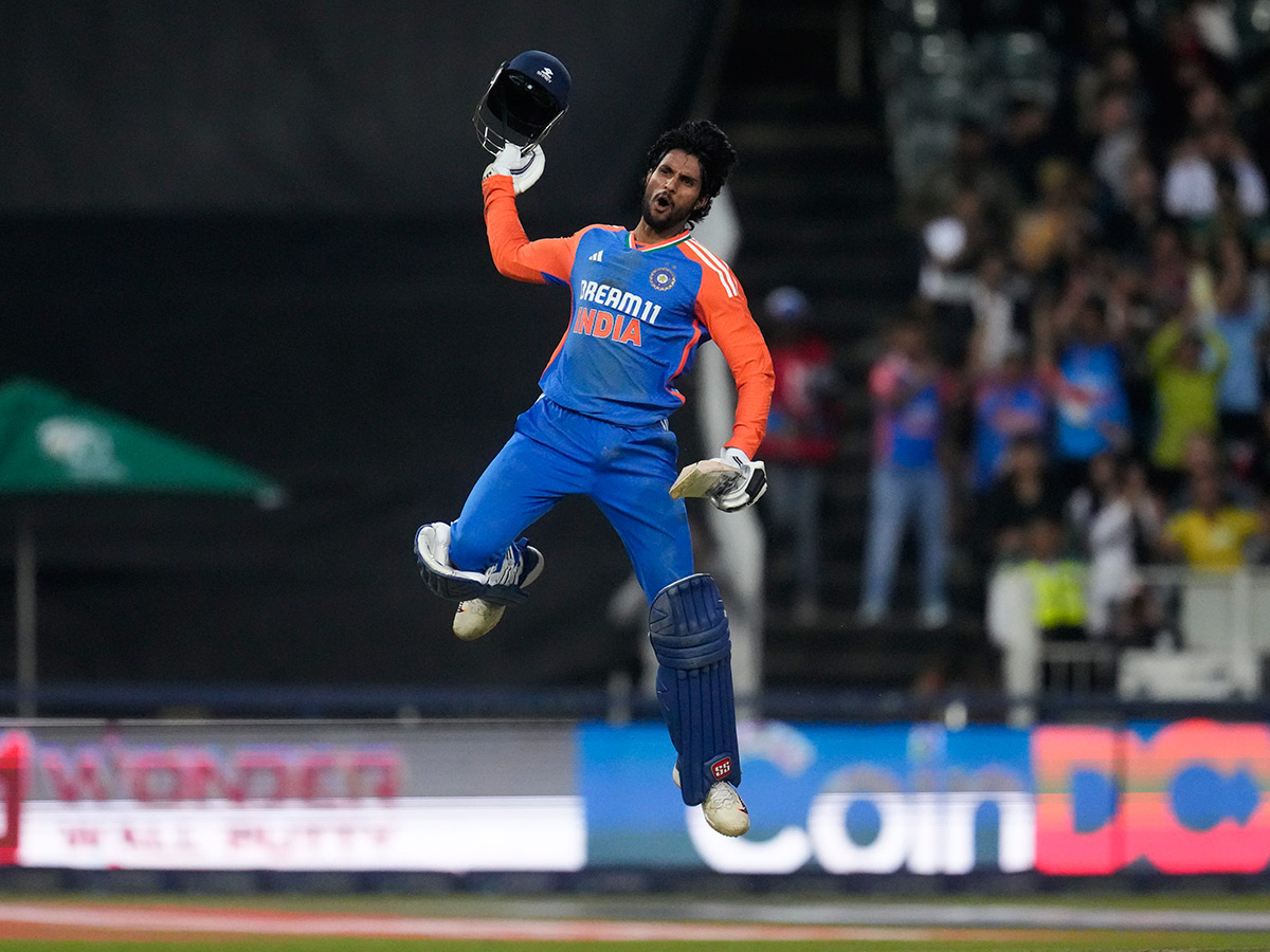 _20winners_20trophy_20after_20their_20win_20against_20South_20Africa_20in_20the_20fourth_20T20_20cricket_20__20_2833_29.jpg 33