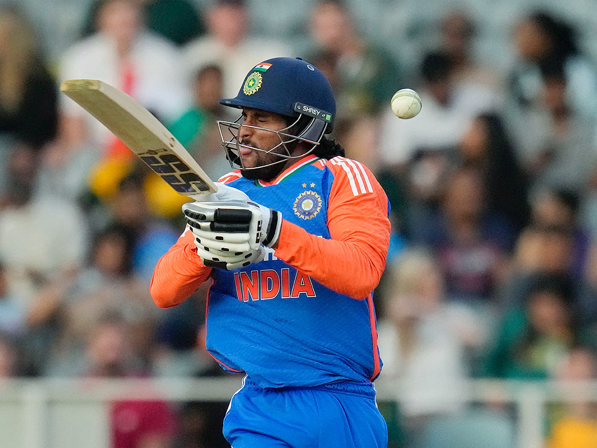 _20winners_20trophy_20after_20their_20win_20against_20South_20Africa_20in_20the_20fourth_20T20_20cricket_20__20_2840_29.jpg 40