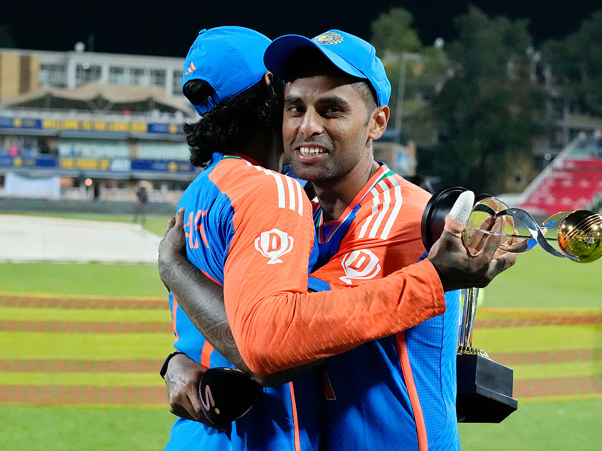 _20winners_20trophy_20after_20their_20win_20against_20South_20Africa_20in_20the_20fourth_20T20_20cricket_20__20_286_29.jpg 6