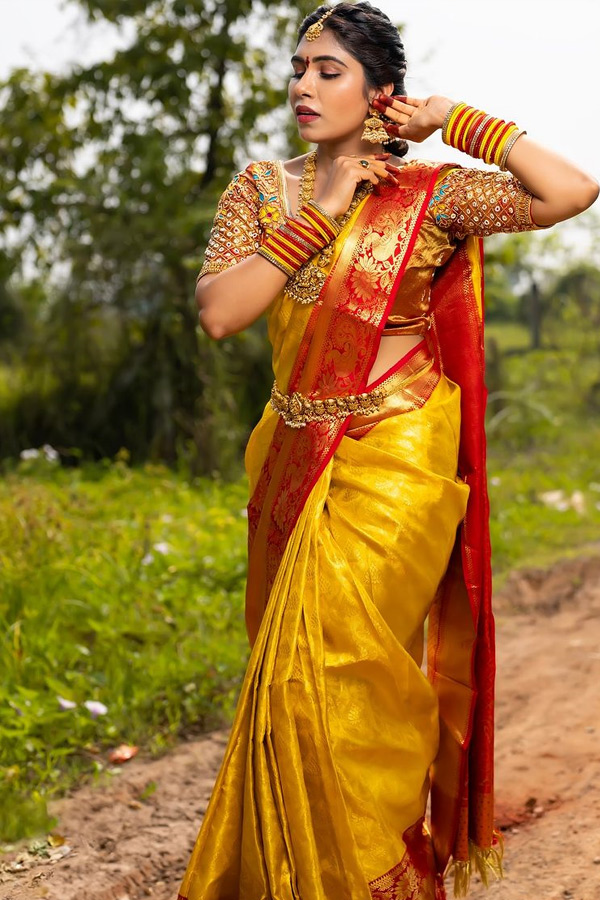 Jabardasth_20Satya_20Sri_20NEW_20HOUSE_20WARMING_20Function_20photos_20Goes_20Viral_20on_20Social_20Media_20_2813_29.jpg 14