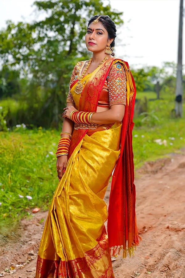 Jabardasth_20Satya_20Sri_20NEW_20HOUSE_20WARMING_20Function_20photos_20Goes_20Viral_20on_20Social_20Media_20_2817_29.jpg 18