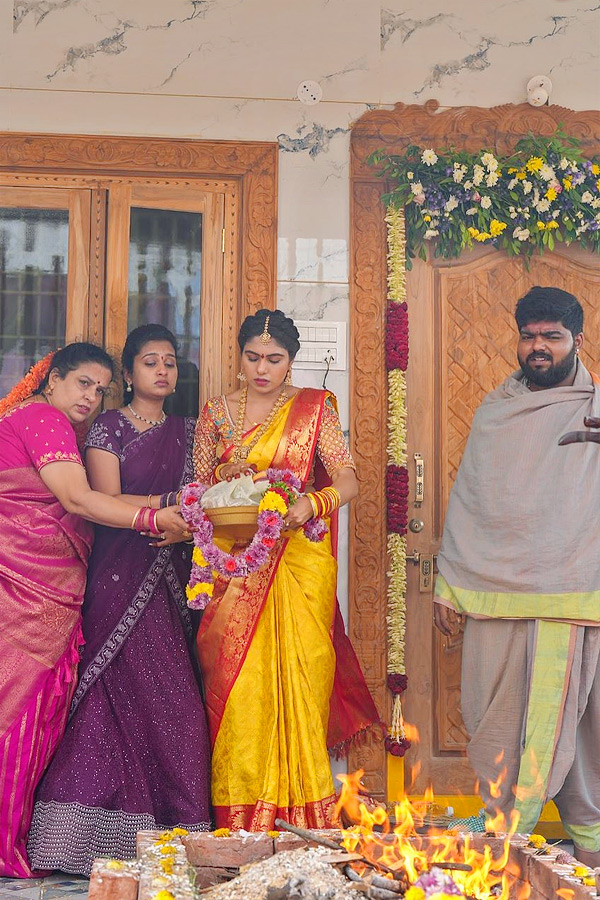 Jabardasth_20Satya_20Sri_20NEW_20HOUSE_20WARMING_20Function_20photos_20Goes_20Viral_20on_20Social_20Media_20_283_29.jpg 4