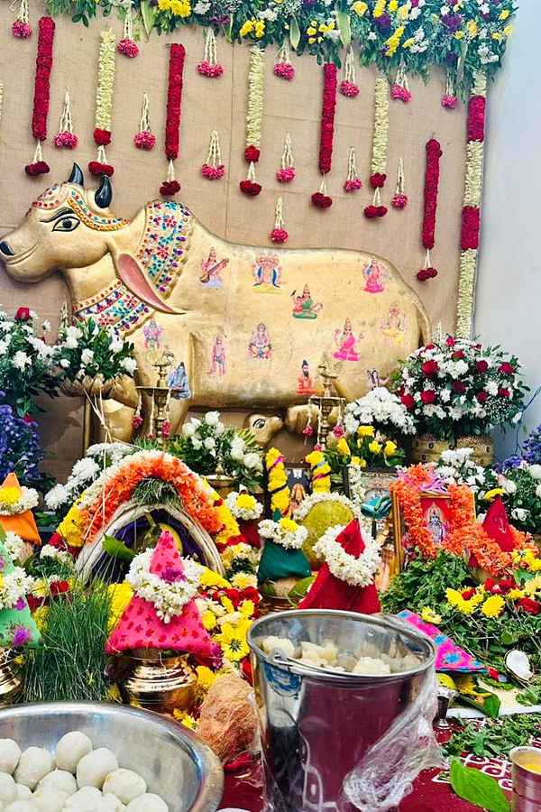 Jabardasth_20Satya_20Sri_20NEW_20HOUSE_20WARMING_20Function_20photos_20Goes_20Viral_20on_20Social_20Media_20_284_29.jpg 5