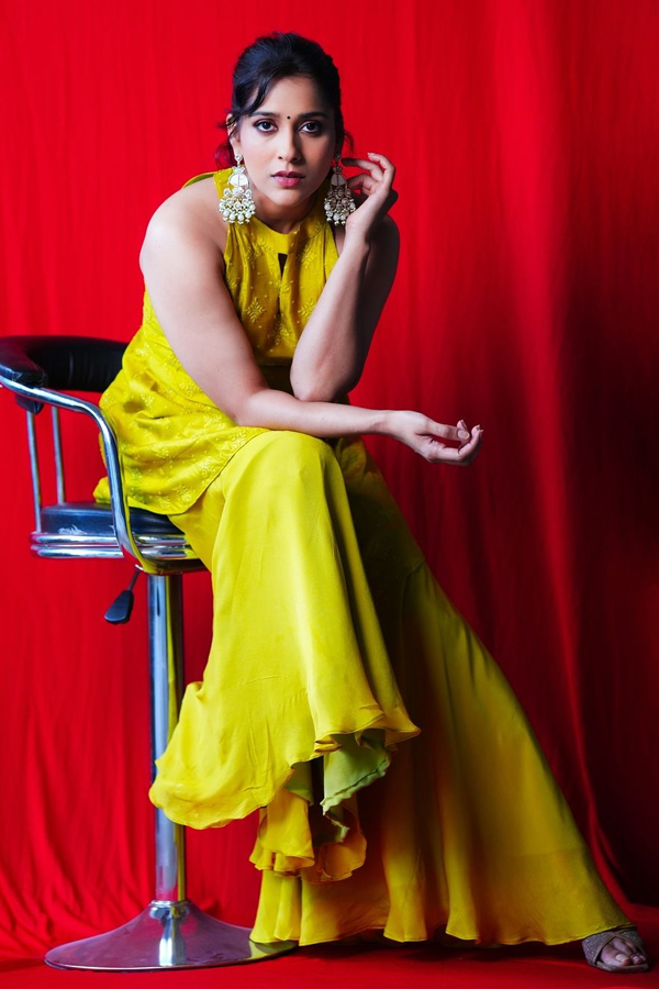 Rashmi-Gautam-4.jpg 5