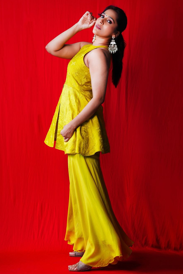 Rashmi-Gautam-9.jpg 10