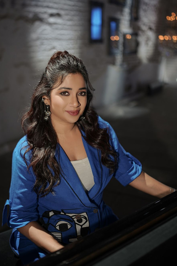 Shreya-Ghoshal-17.jpg 18