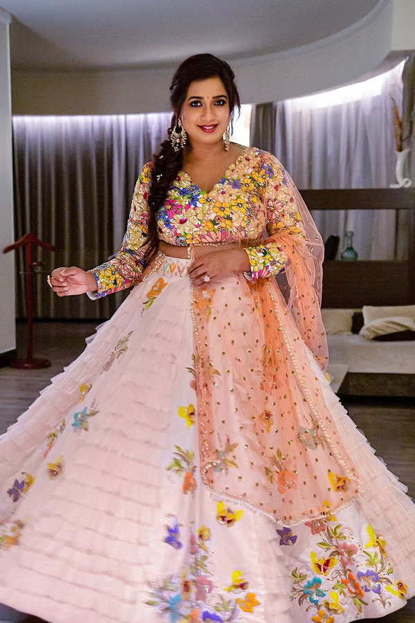 Shreya-Ghoshal-21.jpg 22