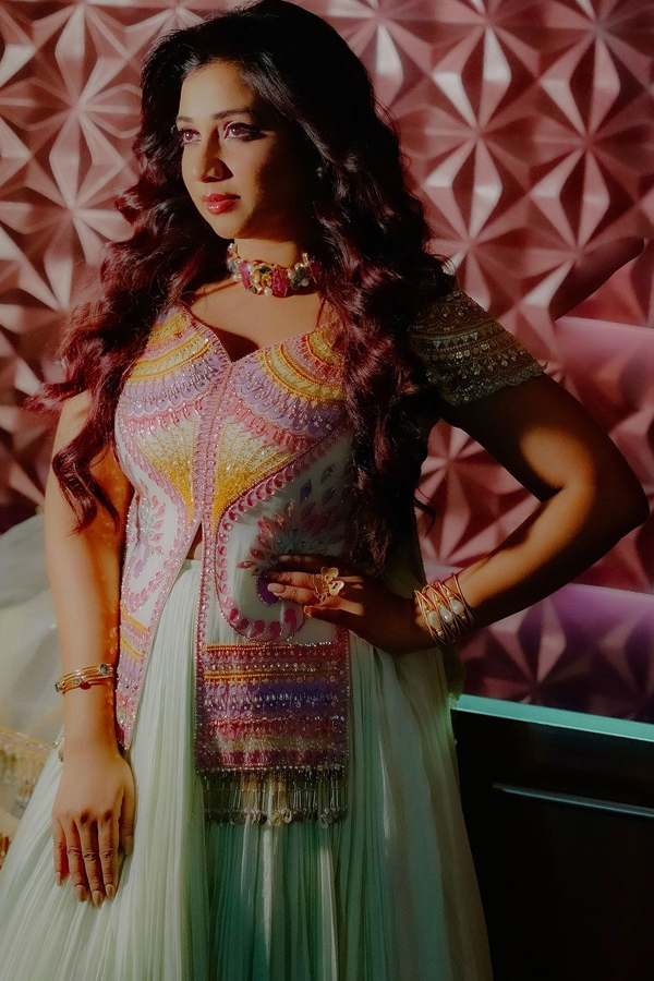 Shreya-Ghoshal-8.jpg 9