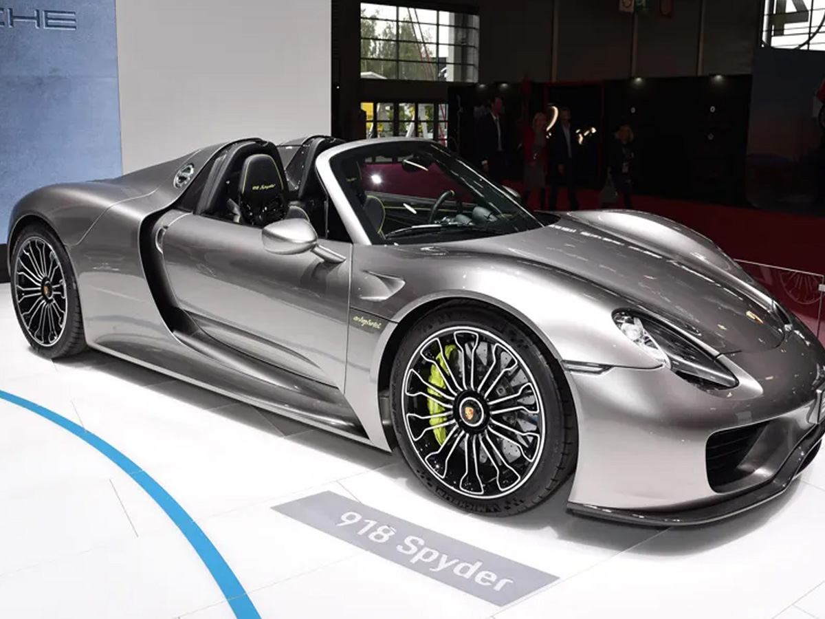 Supercars_20in_20The_20World4.jpg 5