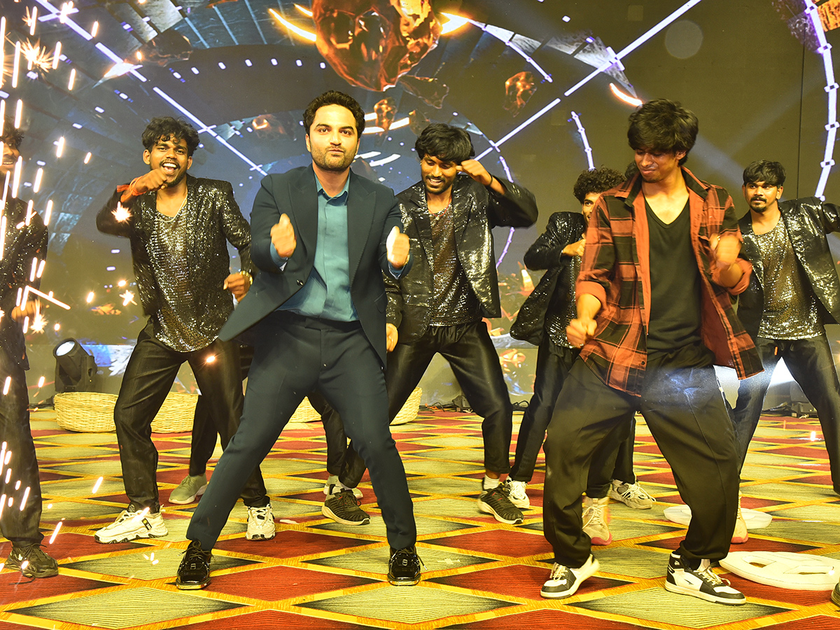 Vishwak_20Sen_20Mechanic_20Rocky_20Pre_20Release_20Event_20Photos__20_2817_29.jpg 17