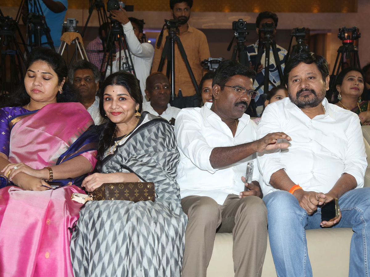 KCR_20Movie_20Pre_20Release_20Event_20Pics_26.jpg 25