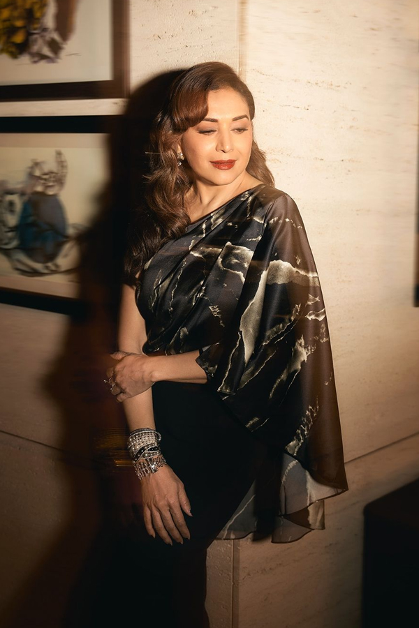 Madhuri-Dixit-12.jpg 13