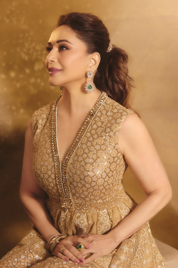 Madhuri-Dixit-2.jpg 3