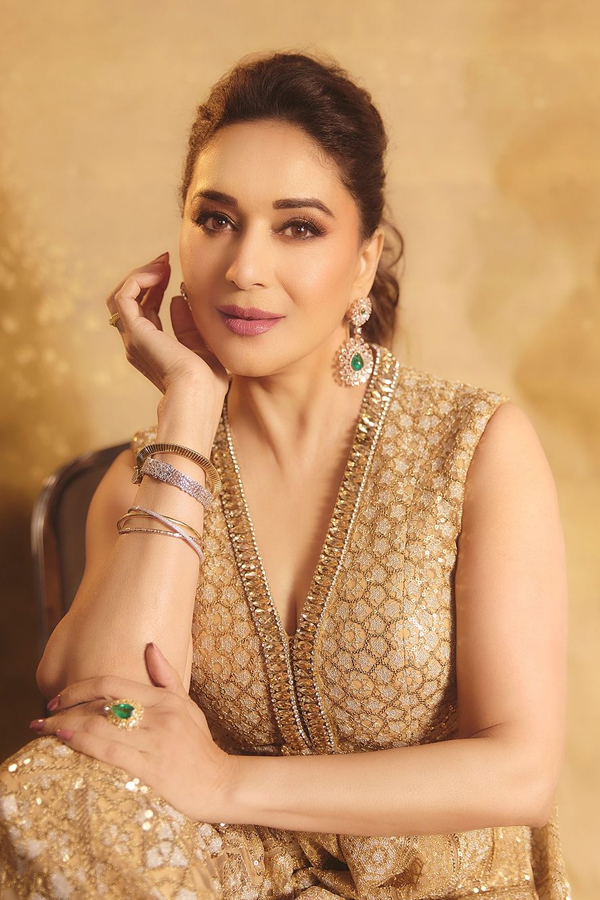 Madhuri-Dixit-6.jpg 7